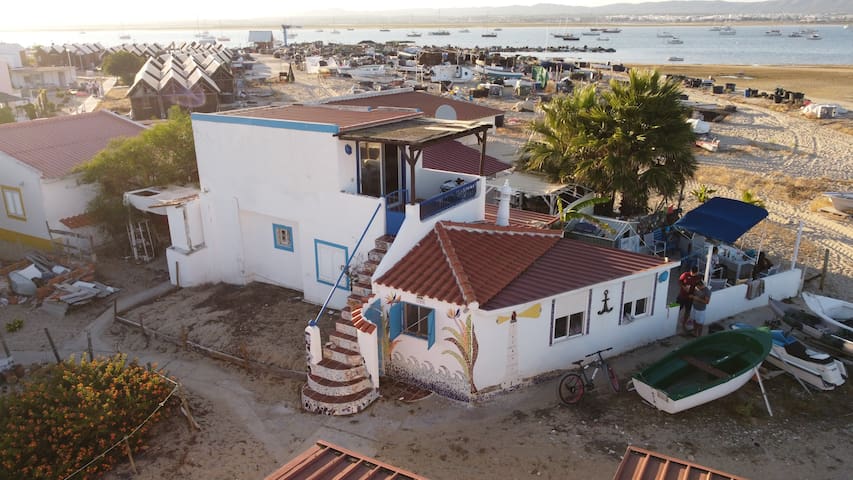 Entire home with 1 bedrooms in Faro - Paradise HouseIlha Da Culatra, Faro, Portugal