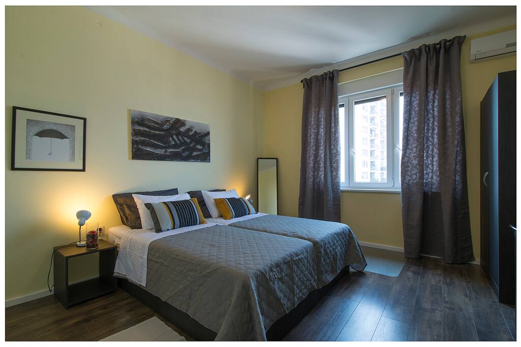 Prva soba (1) - First Bedroom (1) - Prima camera da letto (1)