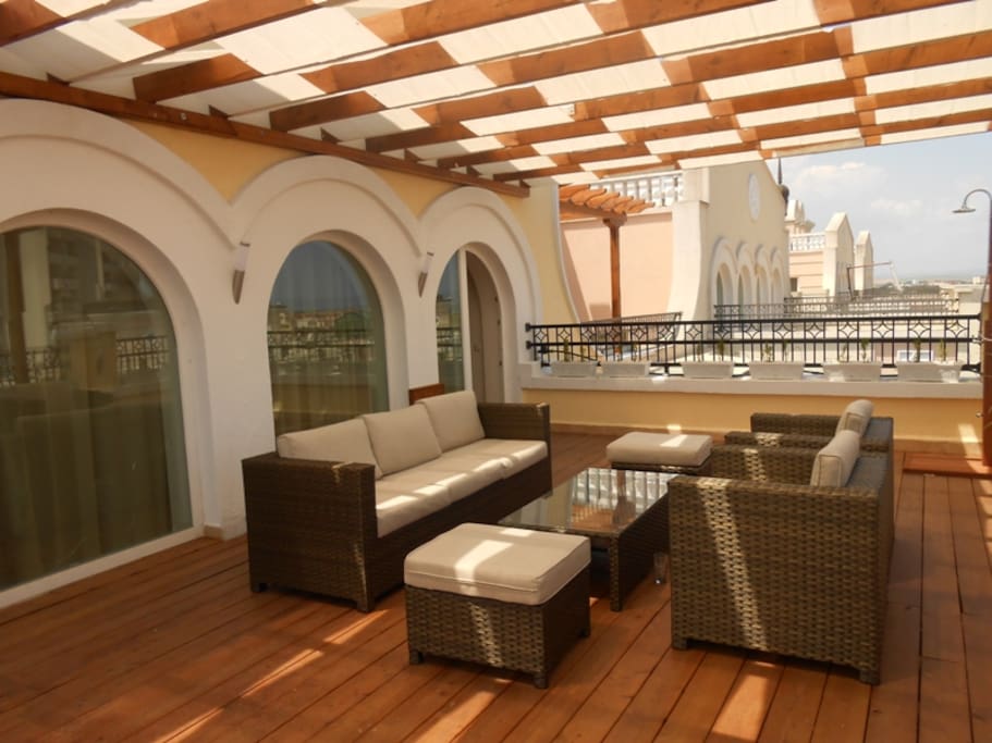 Lounge terrace