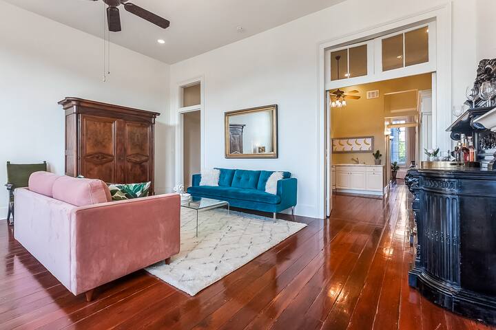 Casabianca: Elegant Flat in Historic Magazine Row gallery image 4