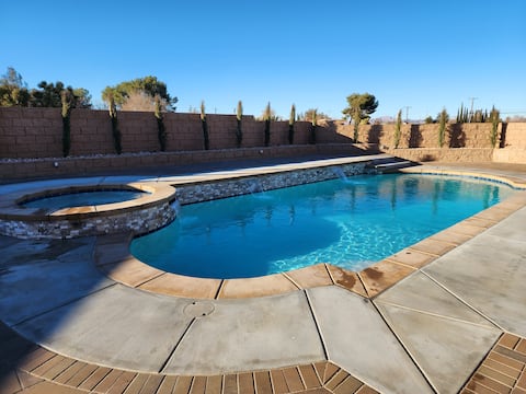Charmin Home with a pool and spa 4 up to 15 guests