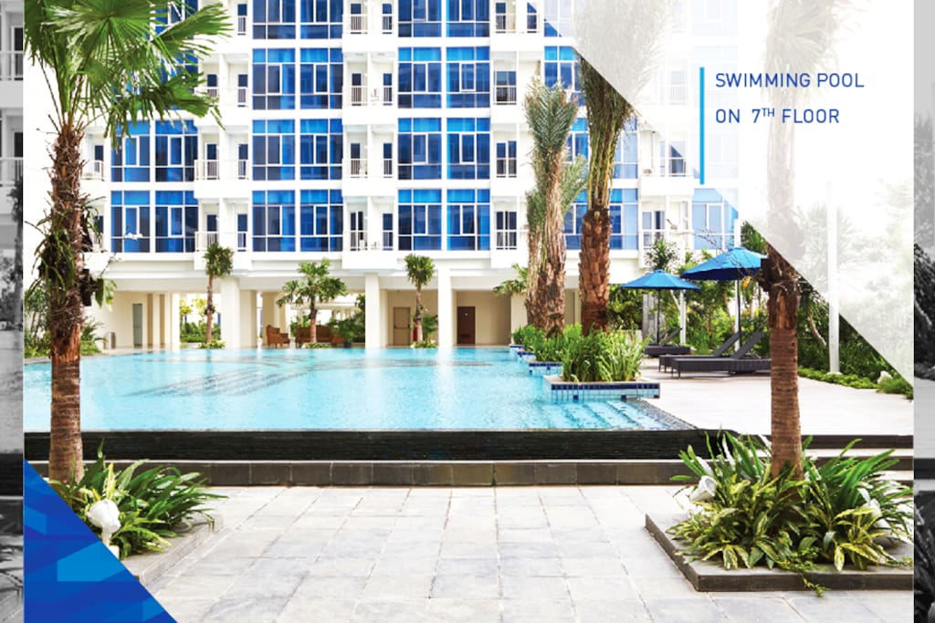 Pool side @ 7th floor. Shower available on each pool if you prefer to do it right after swimming rather than having to walk upstairs first.