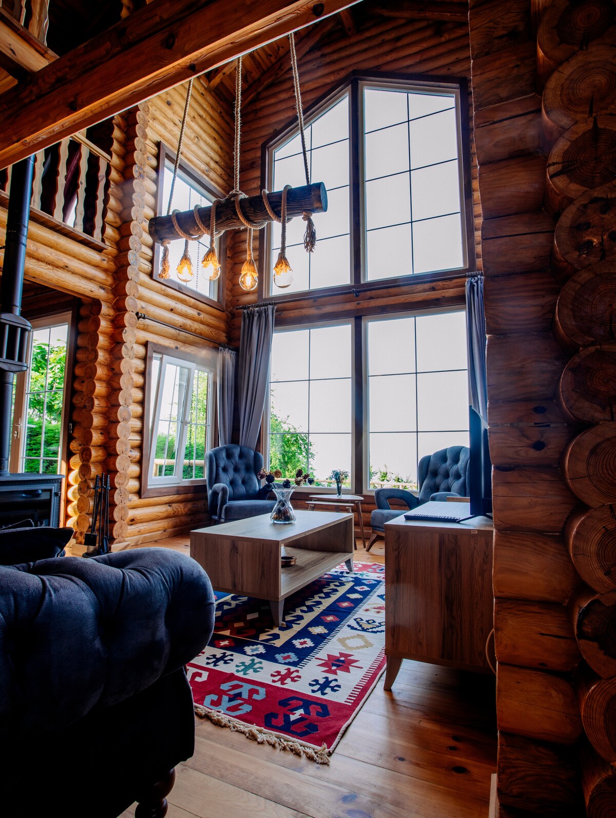 Göl Manzaralı Sıcak havuzlu Kütük Ev A1