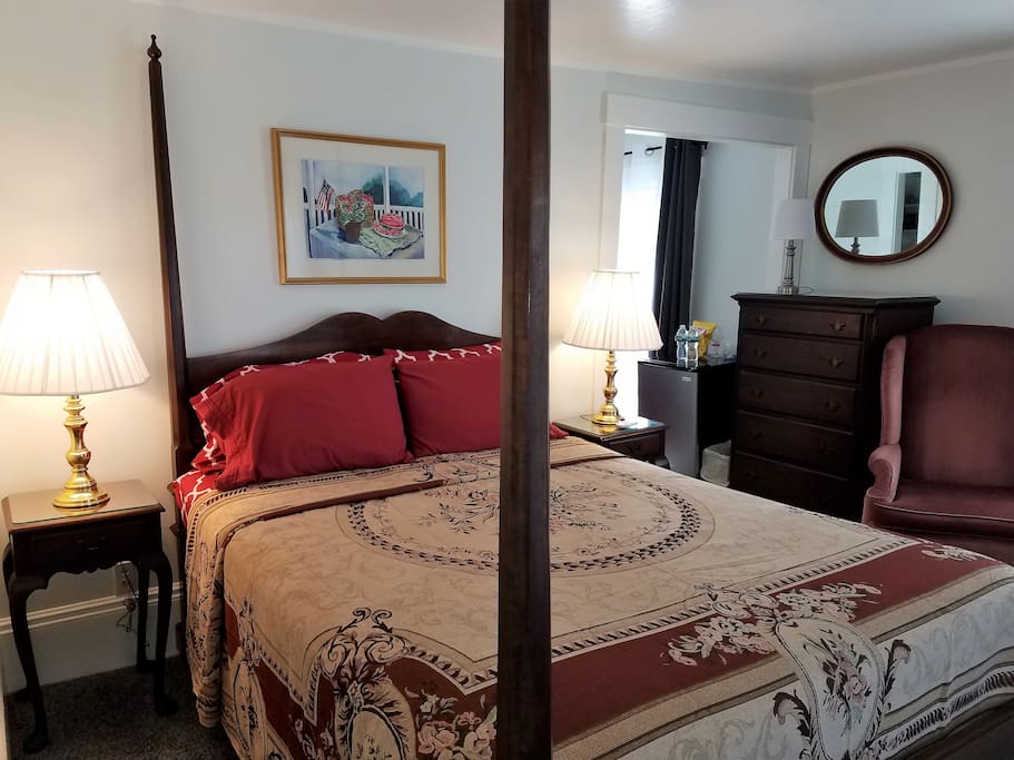 Queen Pencil Post Bed