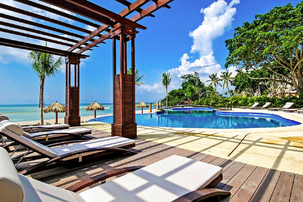 Hacienda Beach Club right next door.
