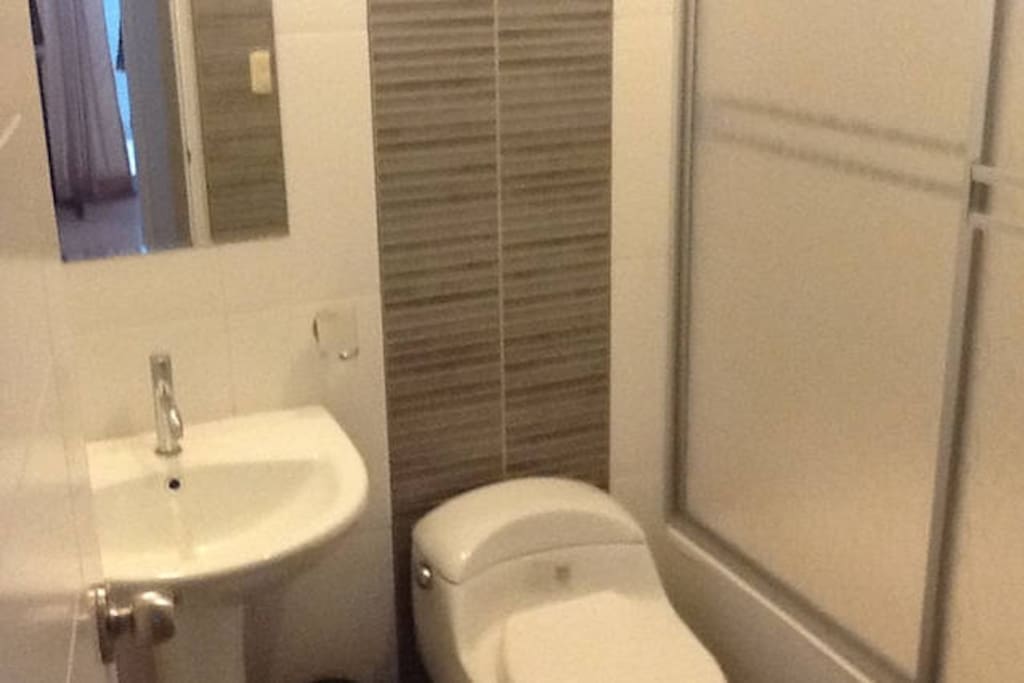 Baño / Bathroom