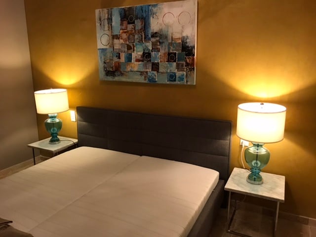 Hlavná spálňa s vynikajúcim matracom 180 x 200 /výhľad na jazero