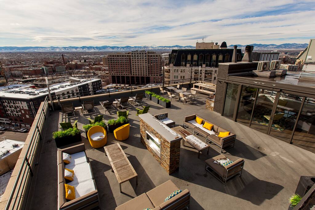Building roof deck