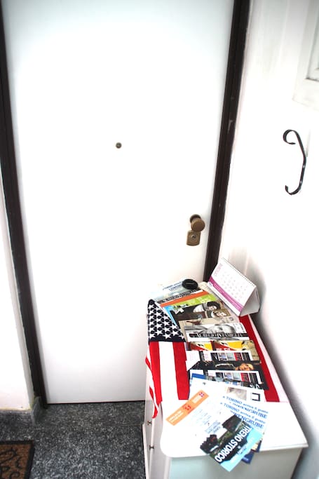 lato esterno porta della camera