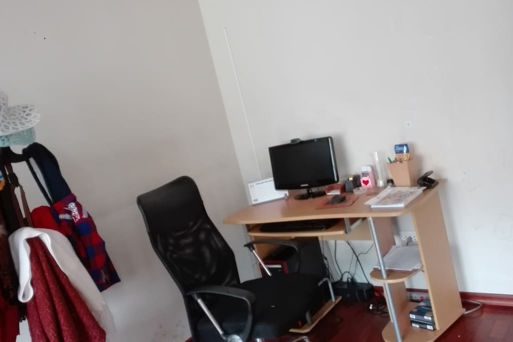Escritorio con pc