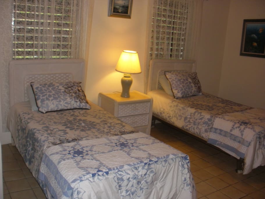 Private Bedroom, Twin beds, Private Bath