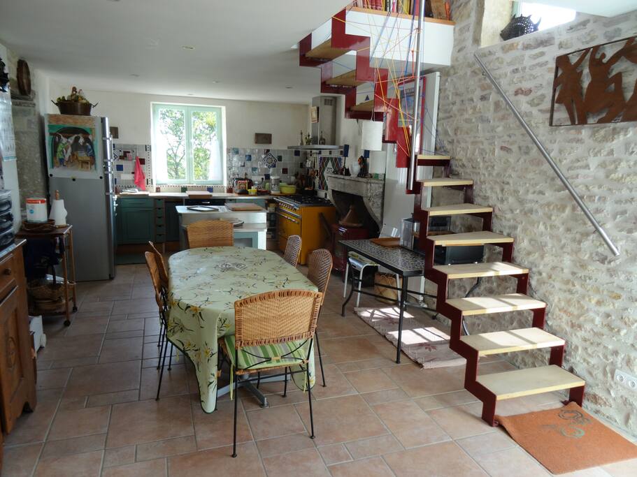 Dining room.
Salle à manger