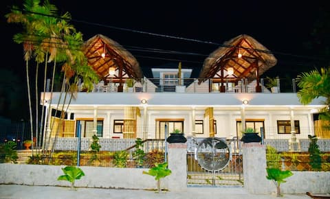 SEA SPLASH SELF CATERING 2 bedroom family ensuite
