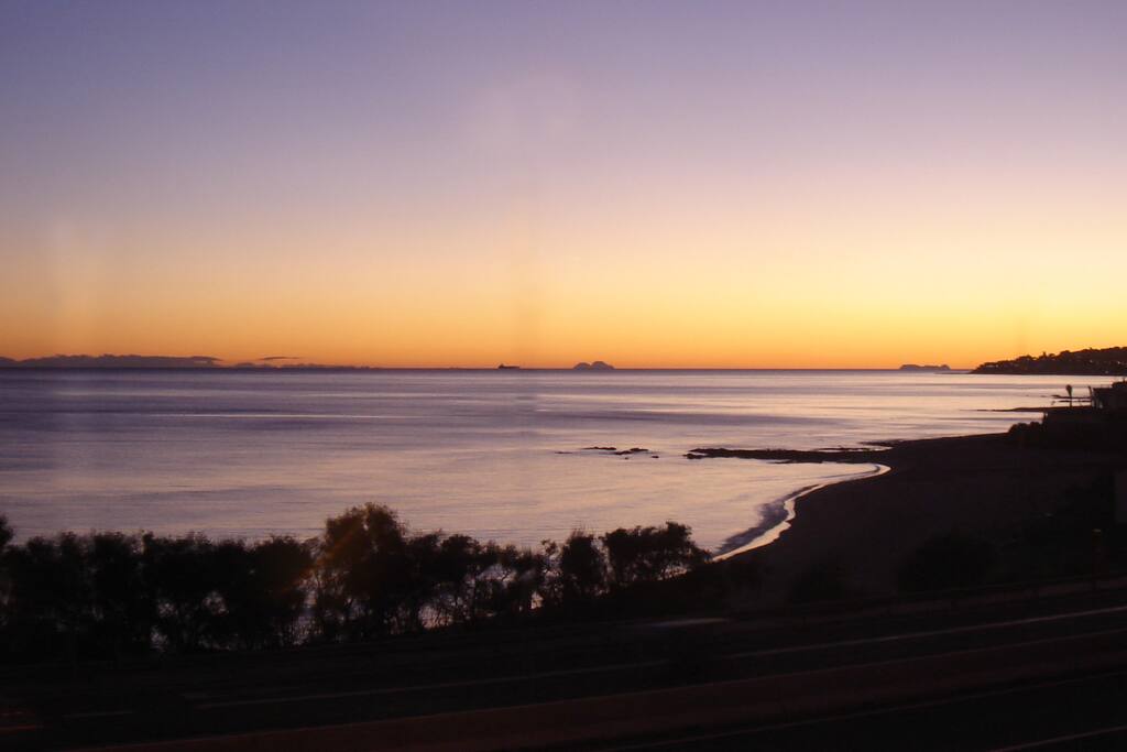 Be prepared for breathtaking sunsets. On clear days, you can admire the rock of Gibraltar and the Atlas mountains as the sun sets over the horizon.
This photo was taken on the terrace.