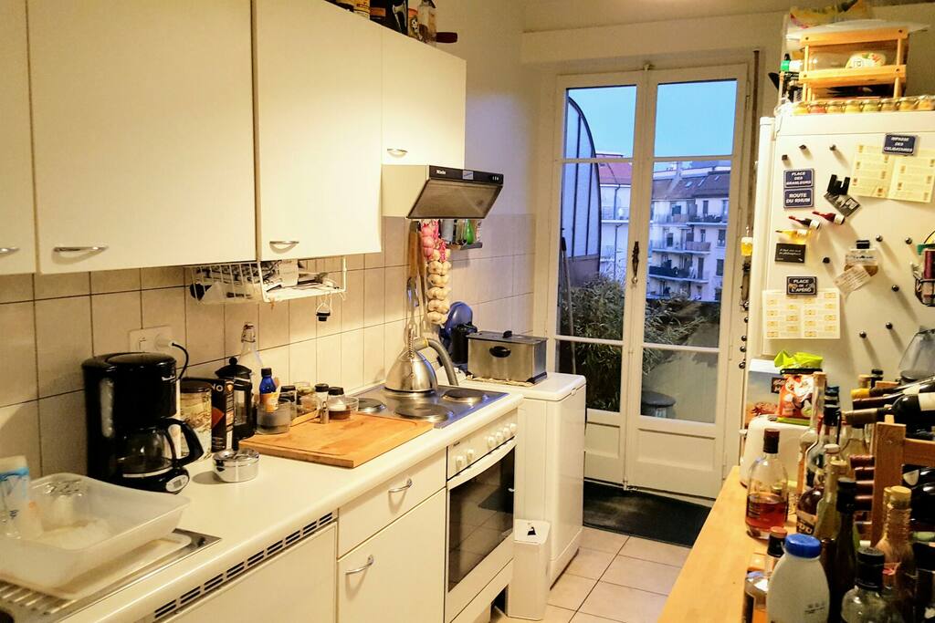 Cozy kitchen with access to the balcony