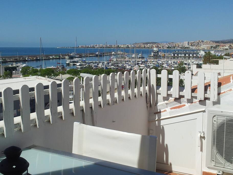 Panorámica Puerto de Caleta y Torre del Mar