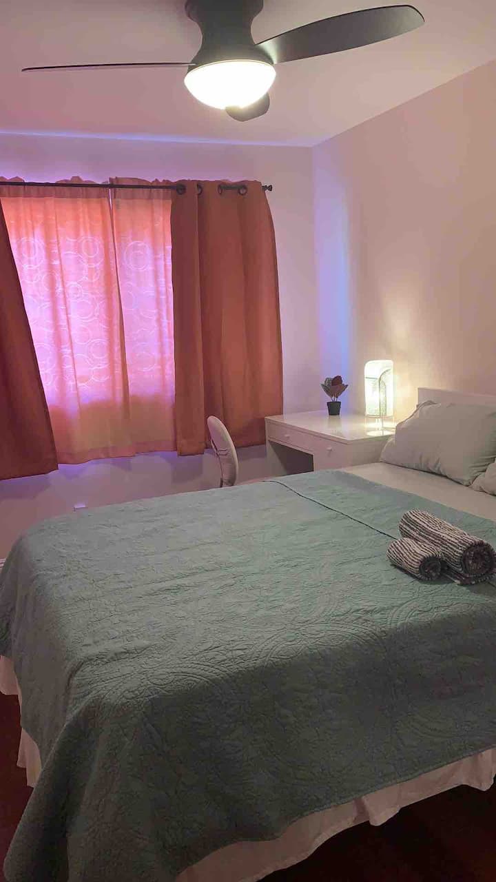 C cozy queen bed / bathroom shared Houses for Rent in Orange