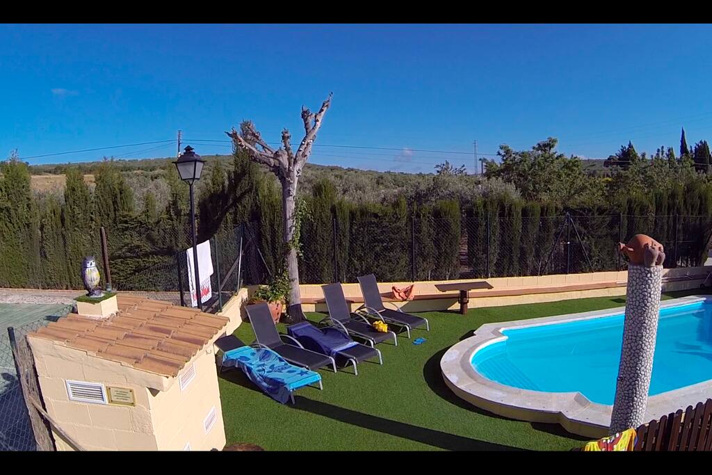 Piscina de agua salada y solarium