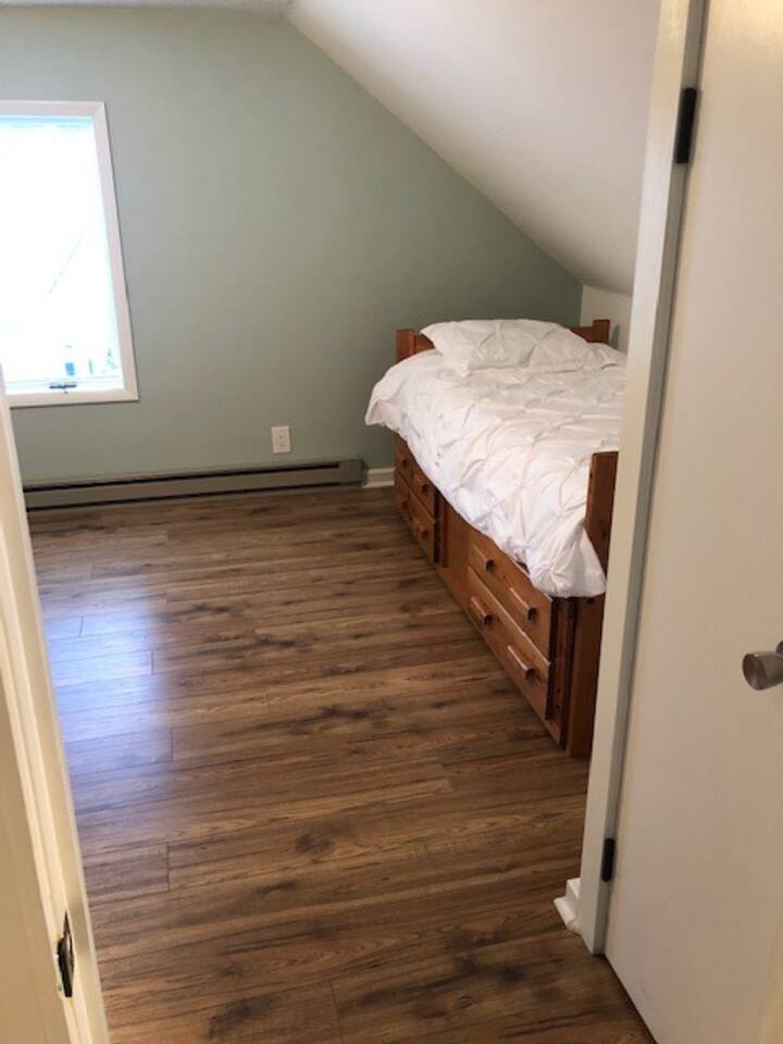 Upstairs Bedroom 1/Trundle Bed (2 twins)