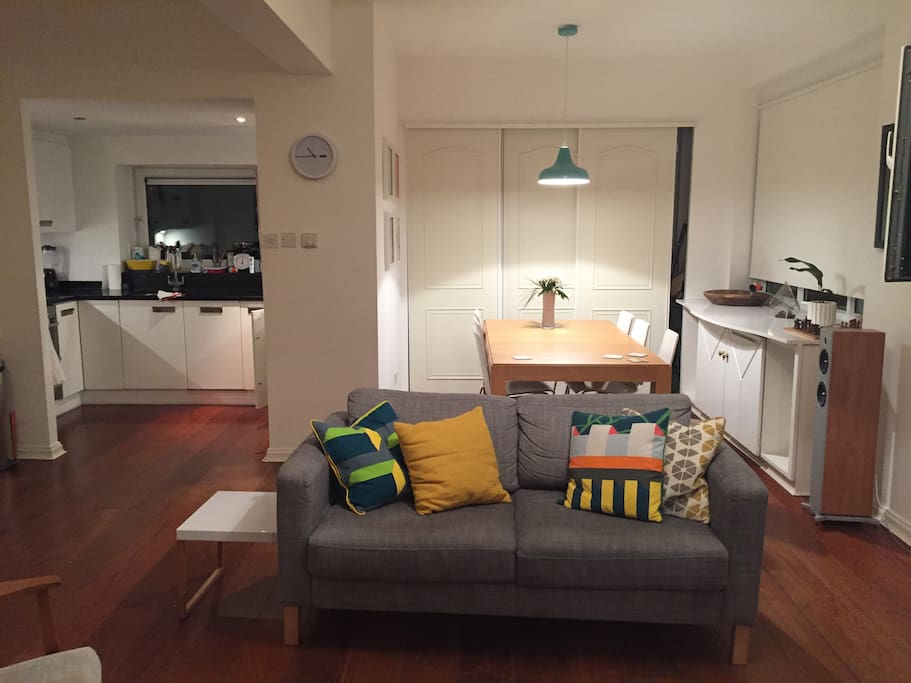 Living room/kitchen/dining