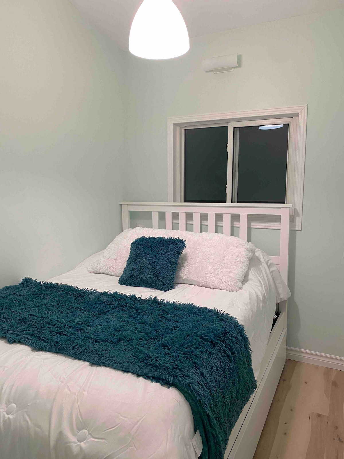 Deuxième chambre avec un lit double