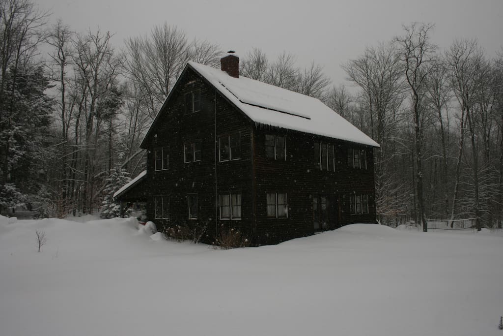 Winter! We are 1 mile from the lower ski lifts, great location, and we are right on the x-c skiing trails.