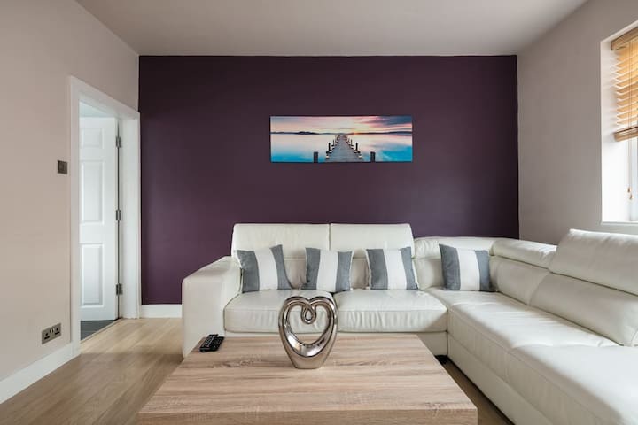 Derwent House- Secure Parking-Close To City