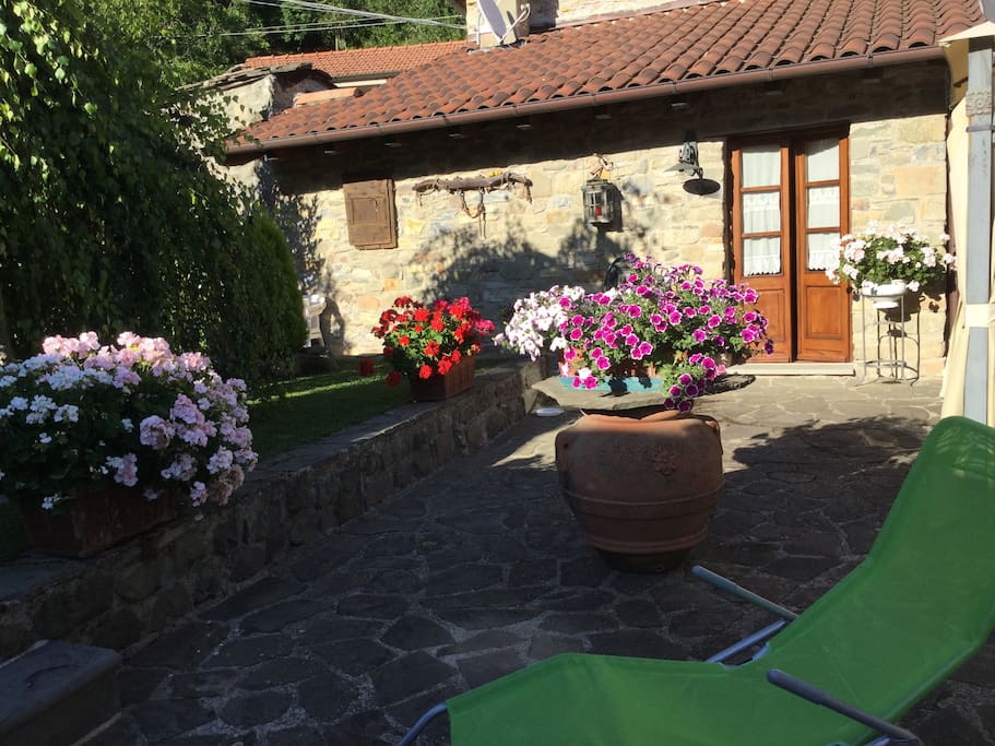 Esterno lato giardino
