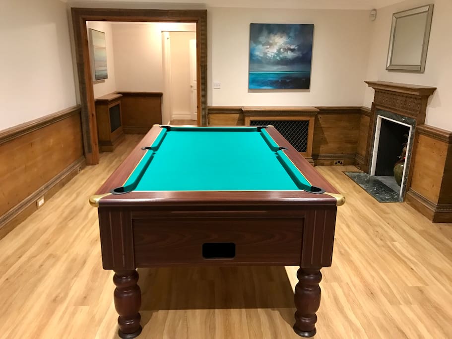 Pooltable in hallway