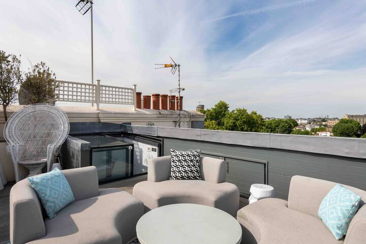 5-Bed Penthouse | Huge Roof Terrace & AC gallery image 5