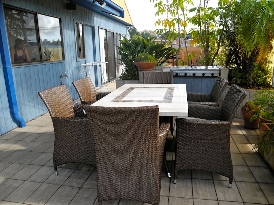 Enormous entertaining deck