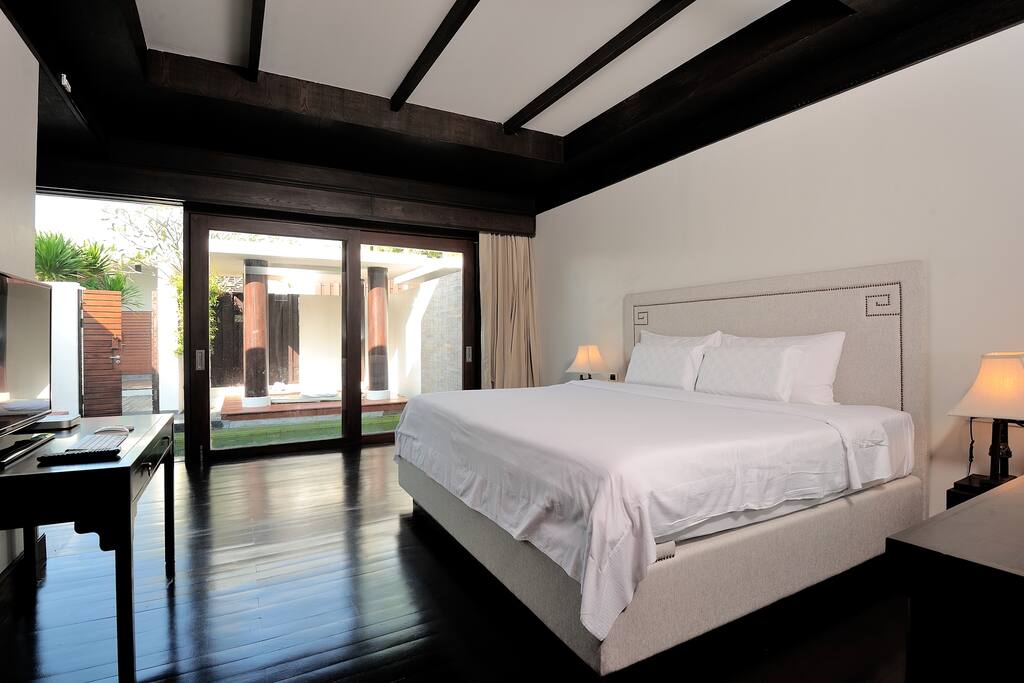 pool access from master bedroom