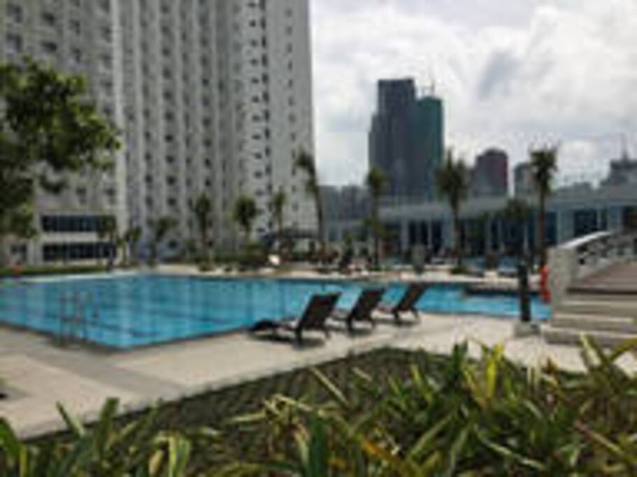 Beautiful Pool Side !