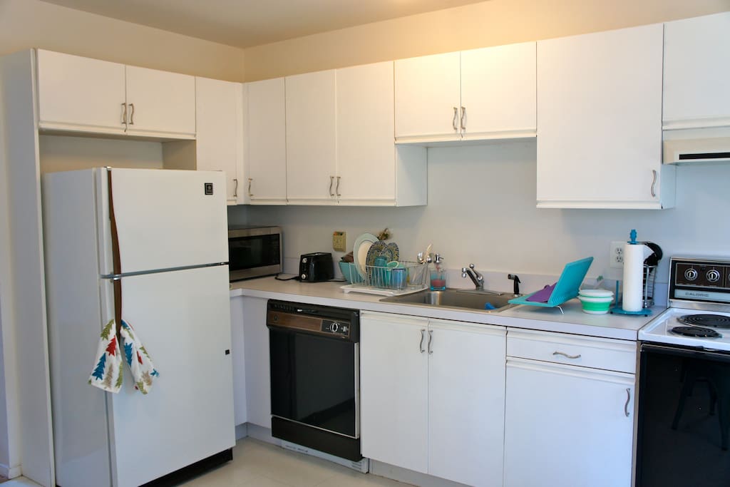 Large, bright kitchen