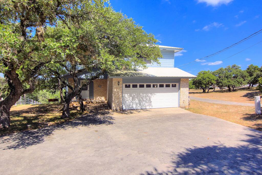 Tree,Building,Cottage,Flagstone,Dirt Road
