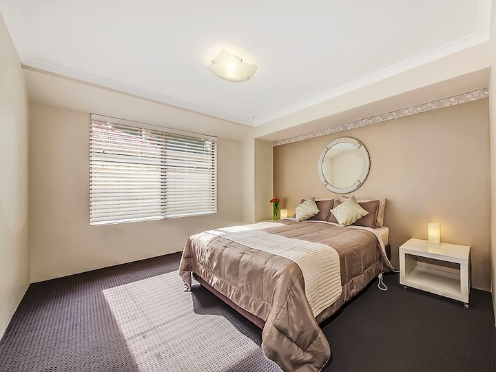 Მთავარი საძინებელი (1)