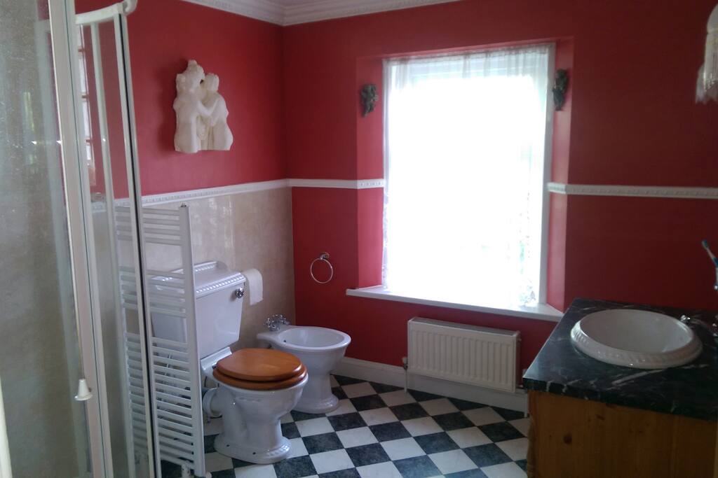 Rowell; Bathroom 2