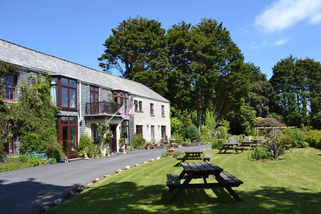 Devon Manor House with origins dating back to the Doomsday Book.