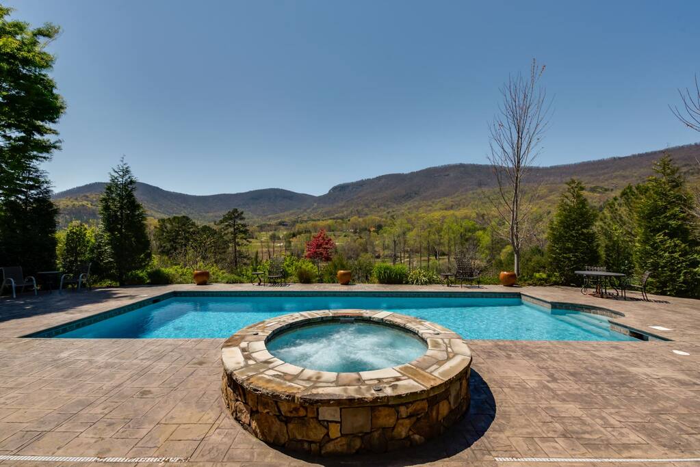 Spa and Pool with Awe Inspiring Views