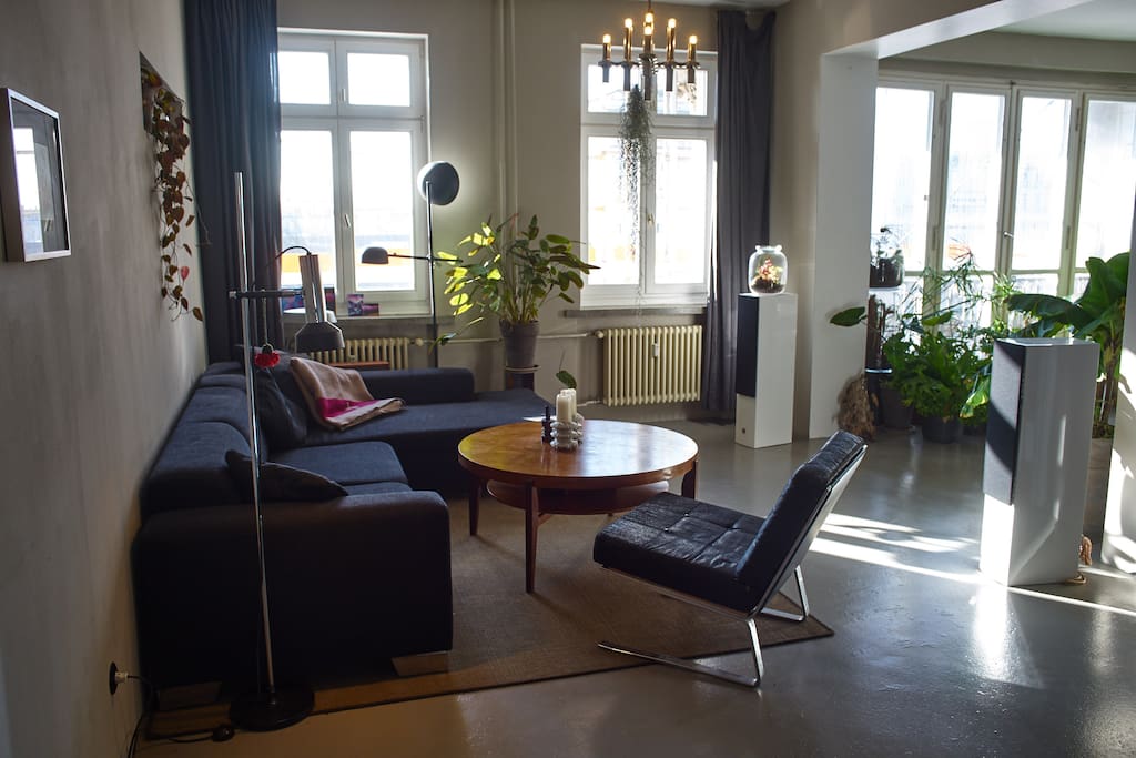 60m² connected living room, dining room and kitchen