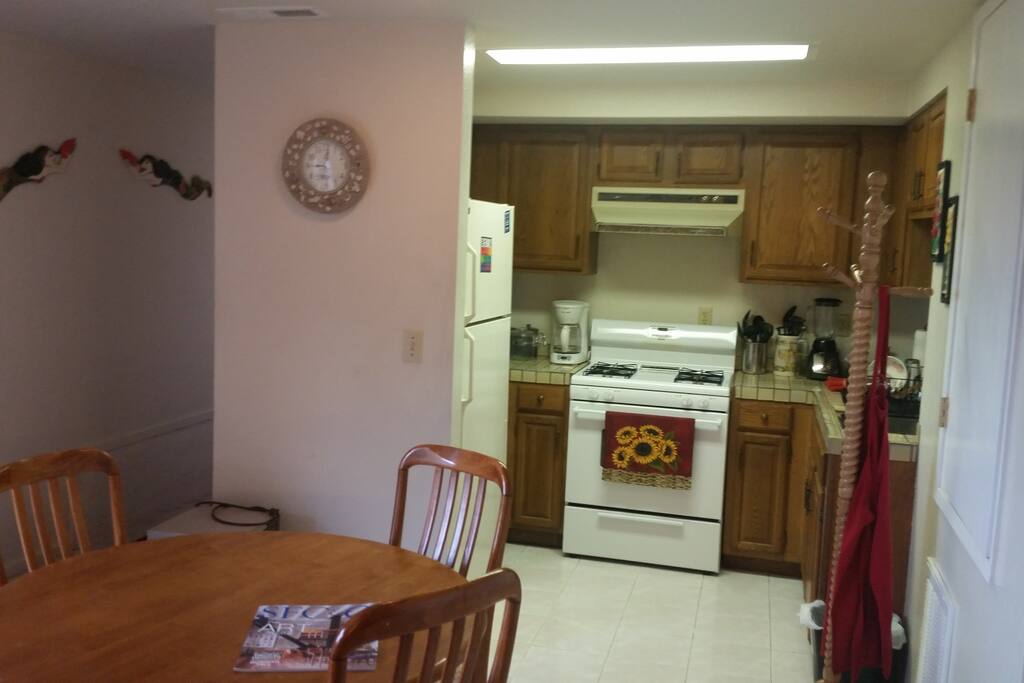 Full kitchen