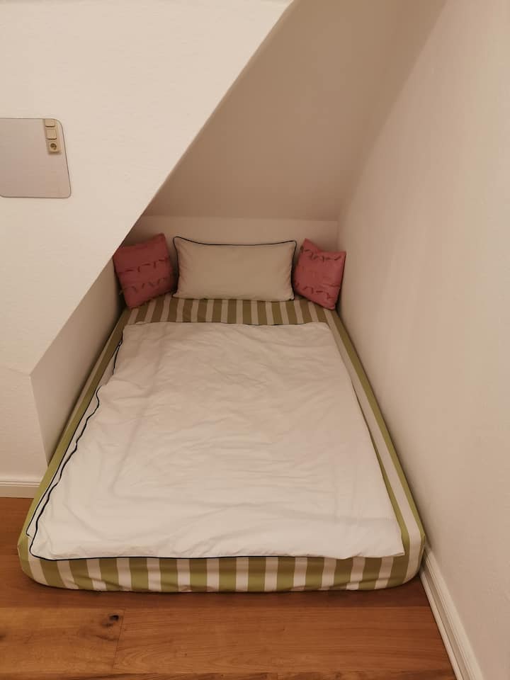 1号卧室设有小洞穴。非常适合儿童入住。 