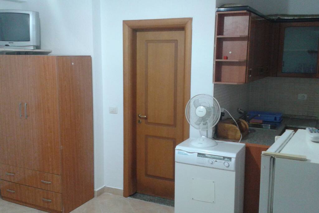 Tv, closet washing machine .