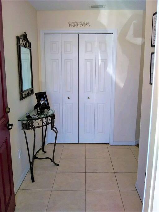 Front hall - Welcome to our home