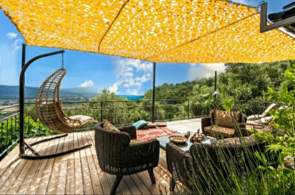 Top-earning Airbnb listing in Ula, 2 bedrooms