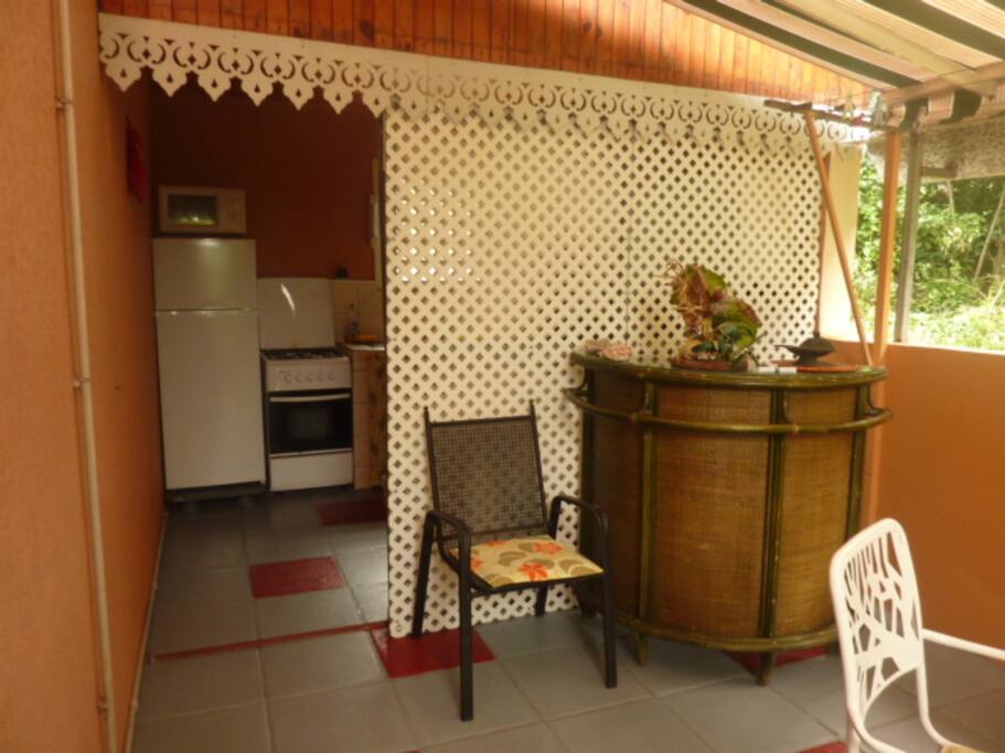 Cuisine ouverte sur la terrasse