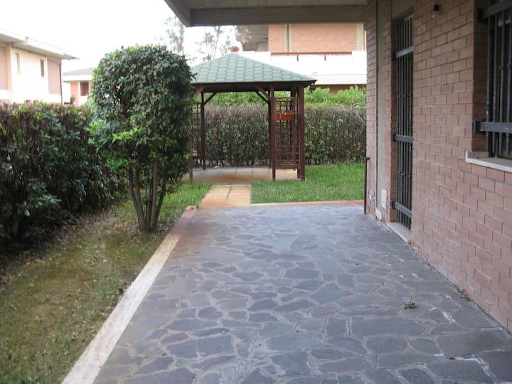 Casa Vacanze In Villetta - 40 Metri Dal Mare - Pineto