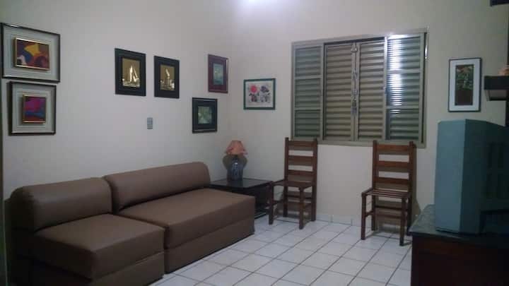 Sala de estar da suite-Sofá Cama de Solteiro e Casal