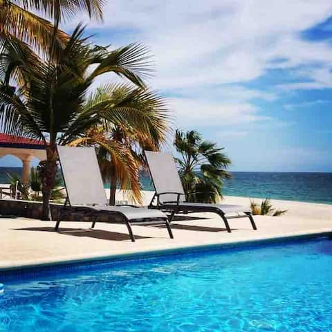 Popular Airbnb listing: Beachfront loft "Wahoo" @ Arrecife in La Paz