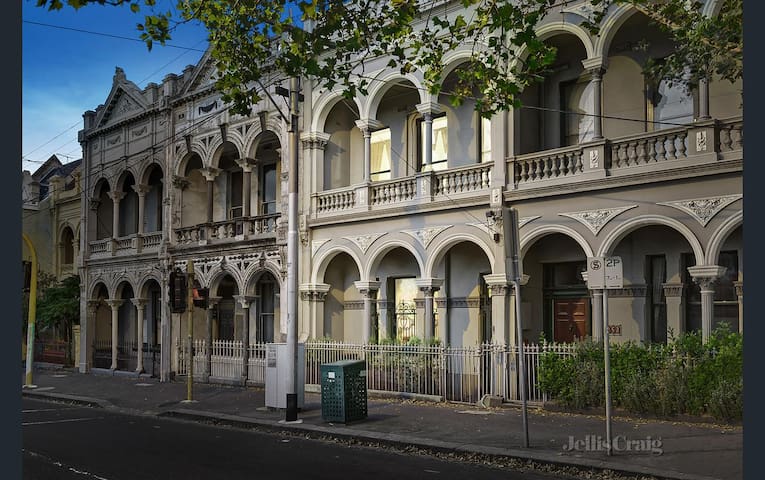 Heart of Fitzroy grand Italianate terrace c. 1888.